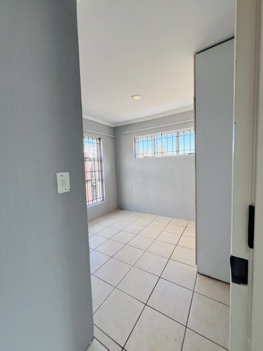 3 Bedroom Property for Sale in Pine Acres Western Cape